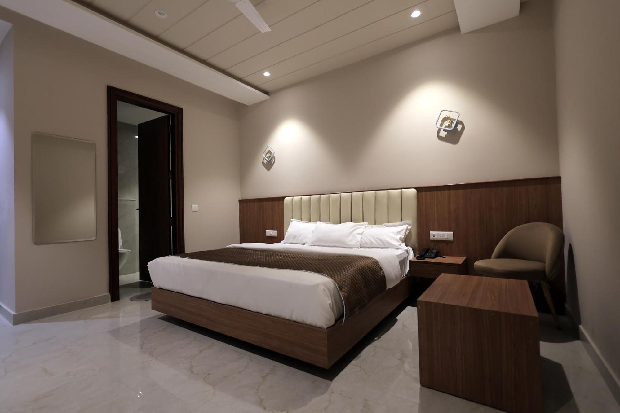 Hotel Regal Palm مراد آباد المظهر الخارجي الصورة